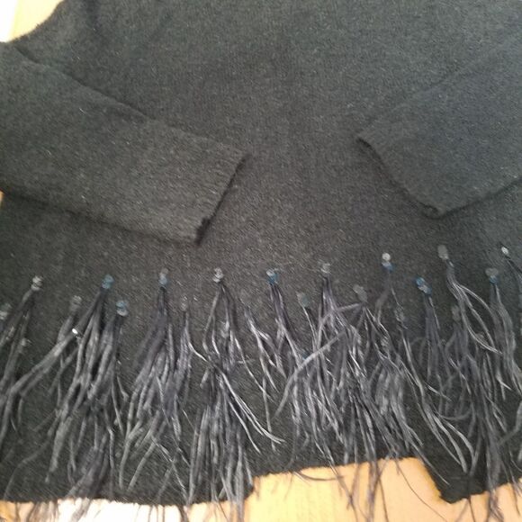 💕Chico's 0 black and feather cardigan. - Picture 8 of 8